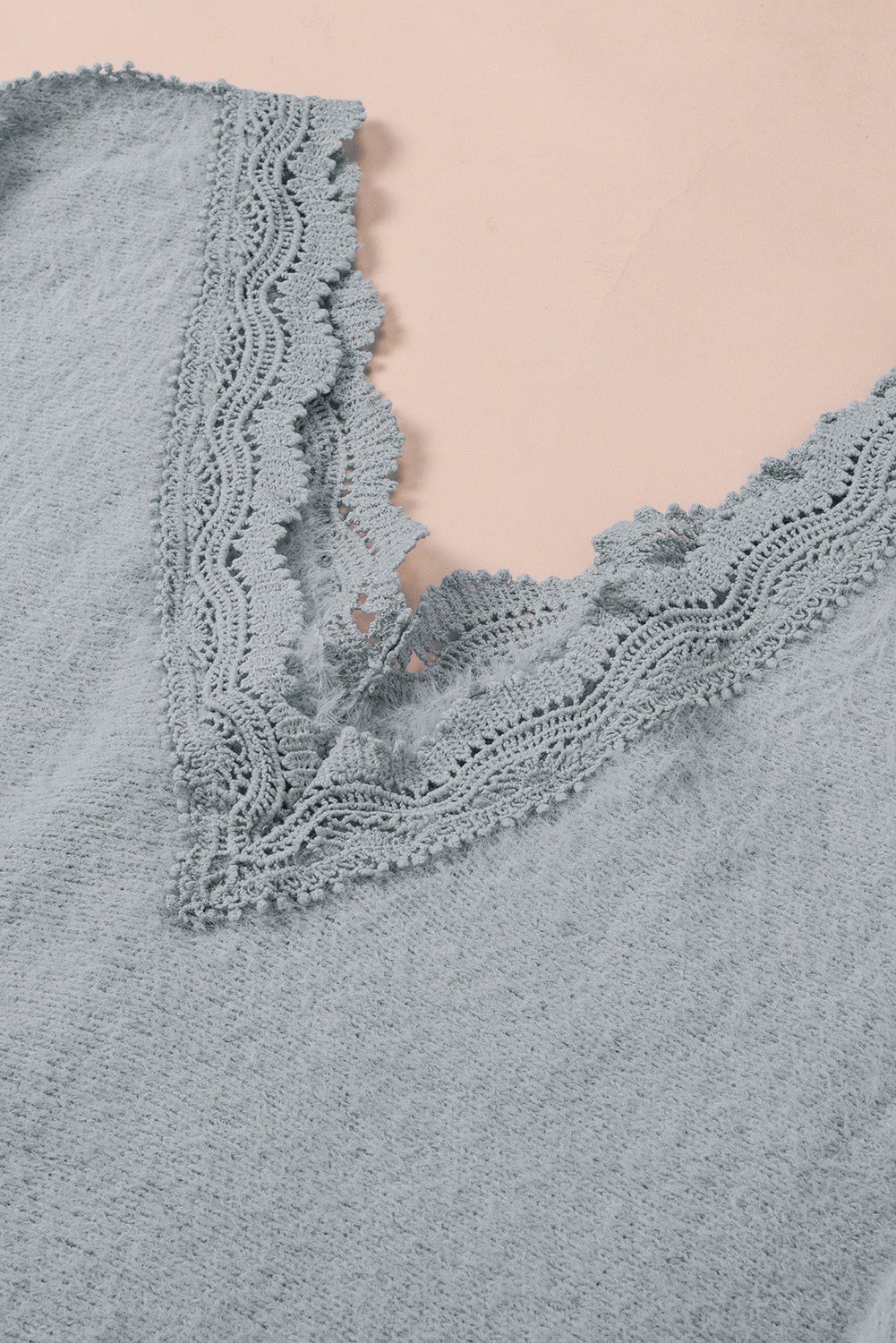 ΑΜΕΣΑ ΔΙΑΘΕΣΙΜΟ: γκρι δαντελένιο πουλόβερ με V ντεκολτέ LUCIE GREY