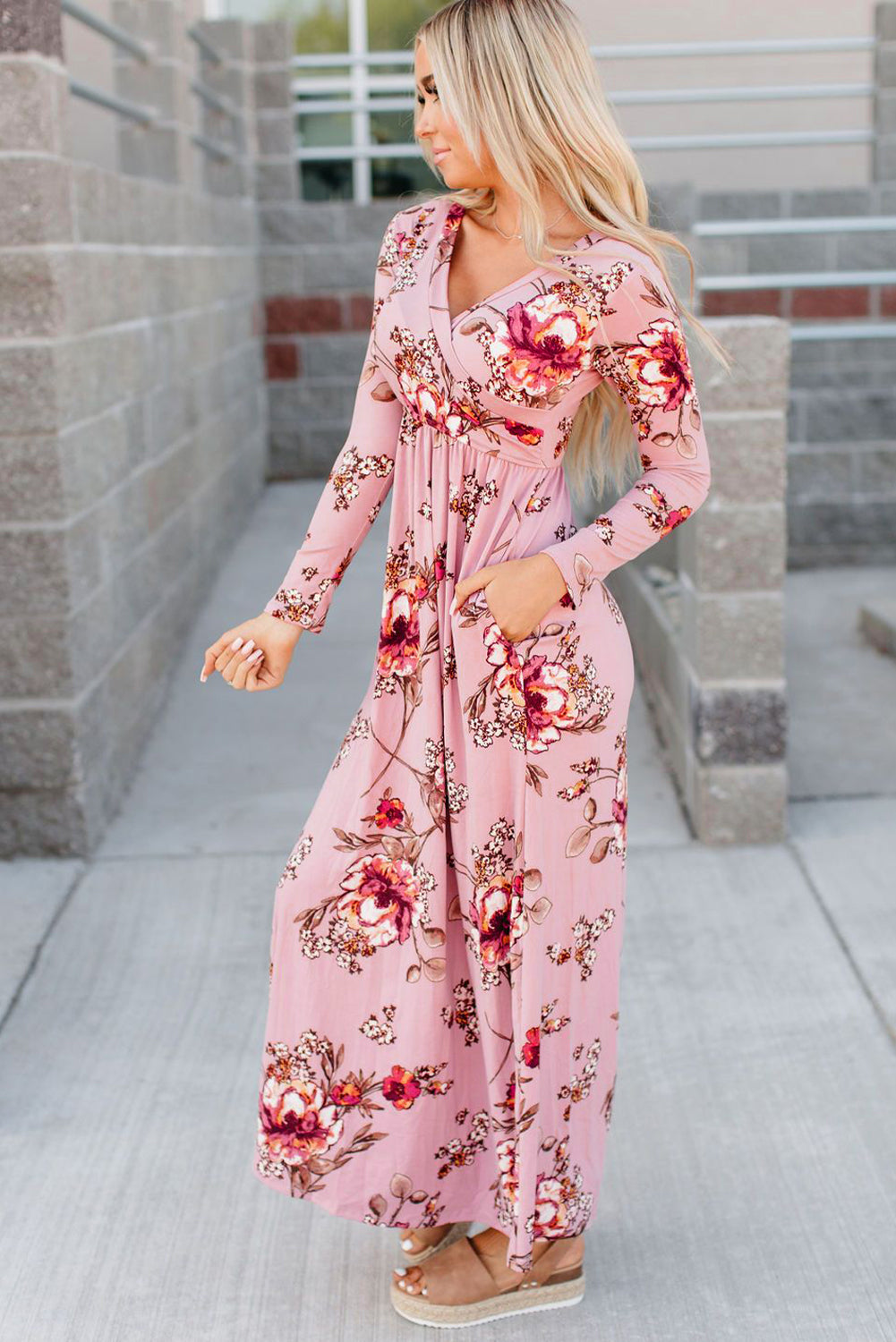ΑΜΕΣΑ ΔΙΑΘΕΣΙΜΟ: ροζ φλοράλ μάξι κρουαζέ φόρεμα  με V ντεκολτέ HUI